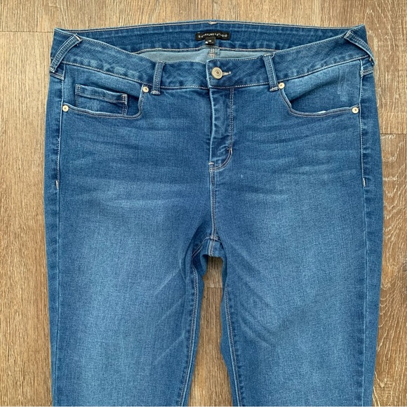 Signature Studio Jeans Size 10 - Picture 4 of 10